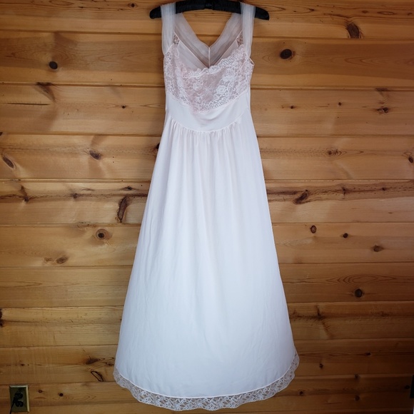 Vanity Fair Other - VTG 60s Vanity fair nightgown lingerie pink lace